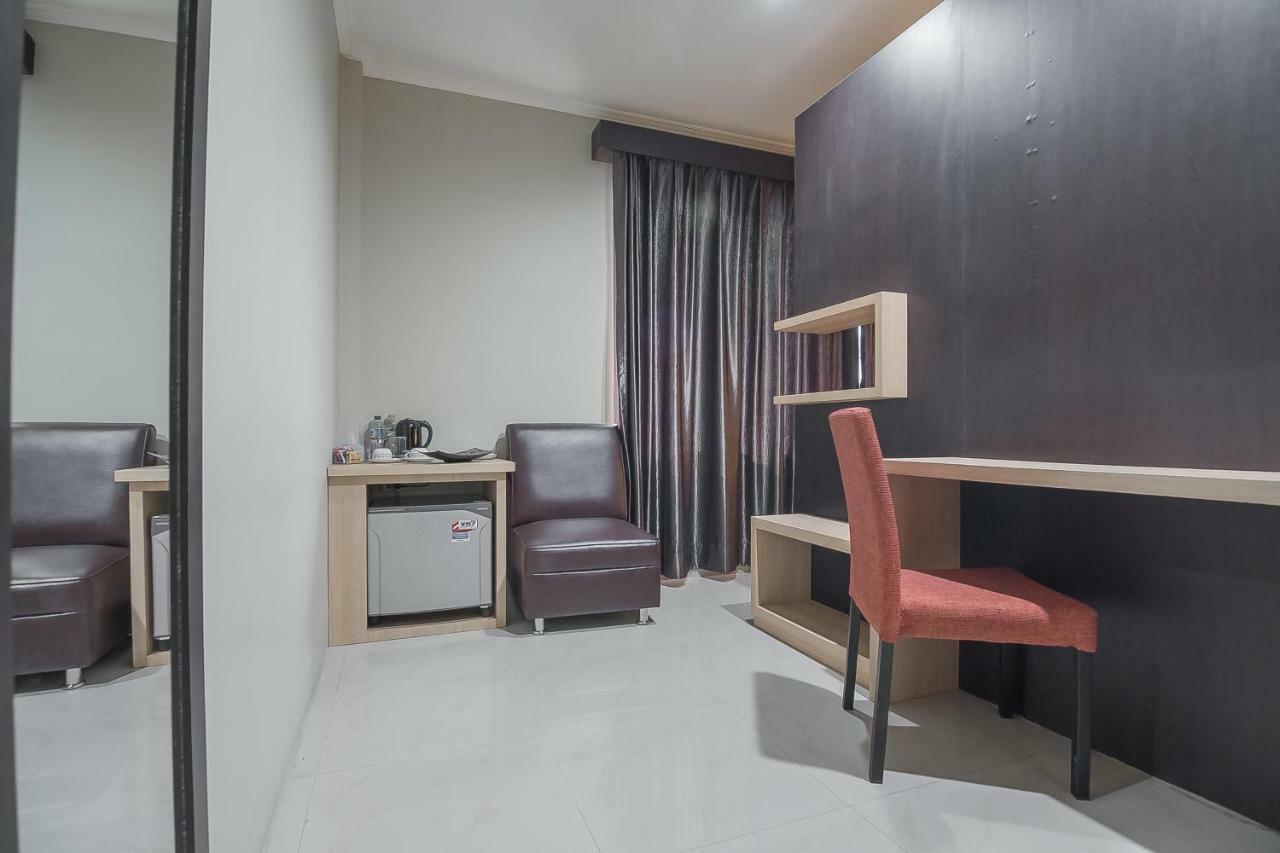 Reddoorz Plus @ Tanjung Pandan Belitung 2 Exterior foto